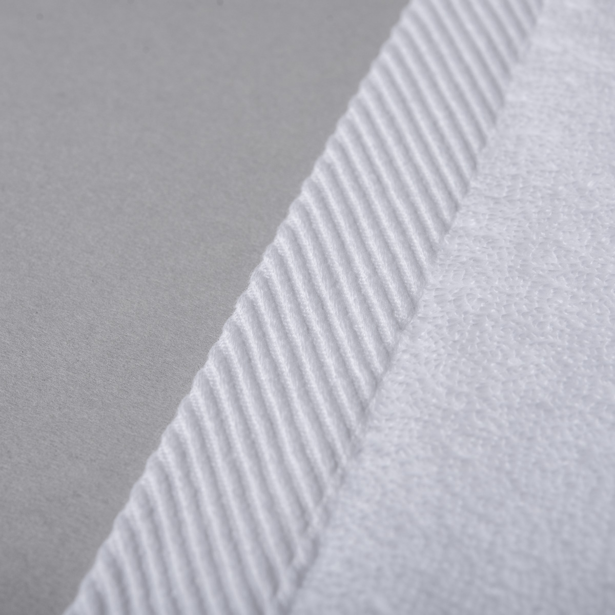 drap de bain hôtel Hellocat