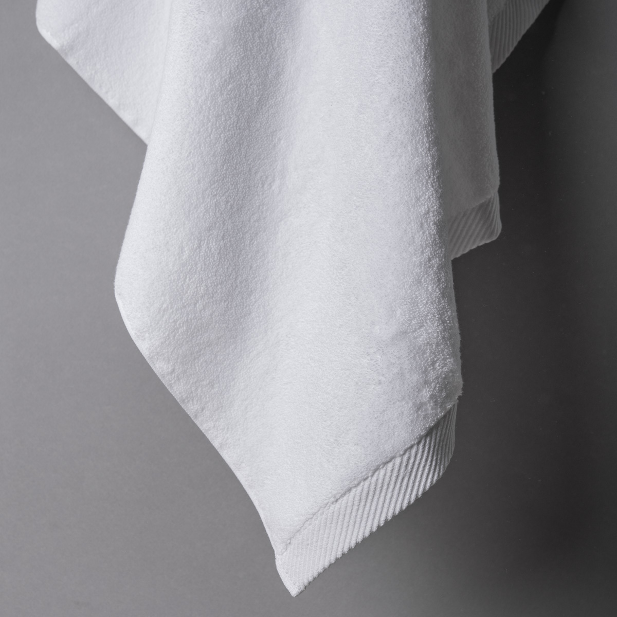 drap de bain hôtel Hellocat